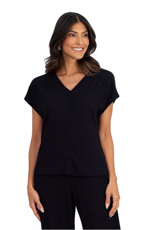 blusa-decote-v-preto