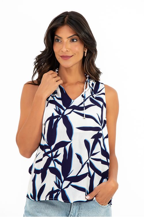 BLUSA-E-FEITA-DE-TECIDO-PLANO-EM-VISCOSE-SLUB-COM-ESTAMPA-BARBARA.-TEM-DECOTE-EM-V-COM-GOLA-FRU-FRU-COM-TUNEL-ROLOTE-E-SEM-MANGA.