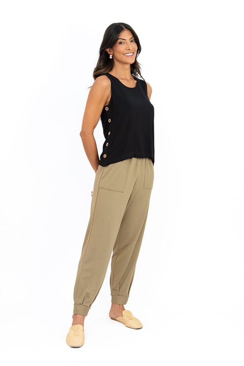 BLUSA-FEITA-EM-VISCOSE-SLUB-STRETCH.-TEM-DECOTE-EM-U-SEM-MANGA-E-BOTOES-LATERAIS.