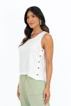 Blusa-off-white-sem-mangas-com-decote-em-U-e-botoes-laterais-vista-lateral.
