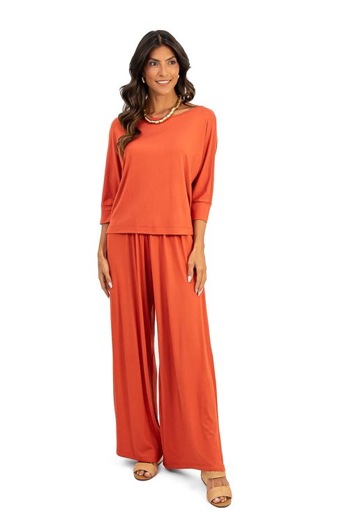 BLUSA-MORCEGO-DE-MALHA-DE-VISCOSE-FLORIDA.-TEM-DECOTE-CANOA-E-MANGA-3-4-COM-PUNHO