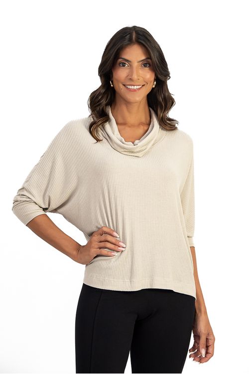 BLUSA-MORCEGO-DE-MALHA-VISCOSE-CANELADA-DESLUMBRE.-TEM-MAXI-GOLA-MANGA-3-4-COM-PUNHO