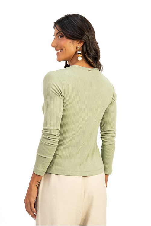 BLUSA-DE-MALHA-EM-VISCOSE-CANELADA-DESLUMBRE.-TEM-DECOTE-EM-V-E-MANGA-LONGA.