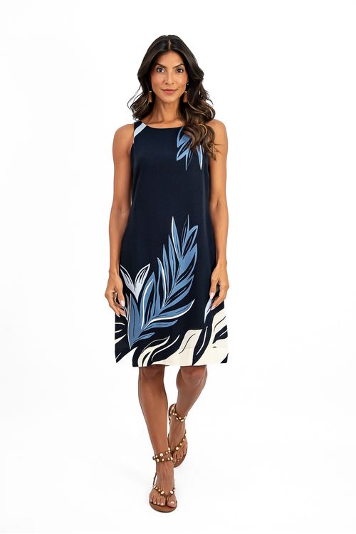 VESTIDO-LONGUETE-TUBINHO-E-FEITO-DE-TECIDO-PLANO-EM-VISCOSE-BARRADA-COM-ESTAMPA-IPANEMA.-TEM-DECOTE-CANOA-SEM-MANGA-E-FECHAMENTO-EM-ZIPER-NAS-COSTAS