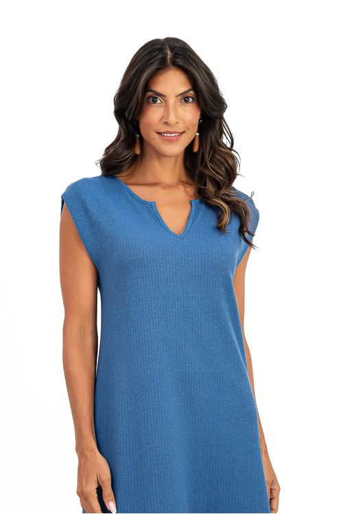 VESTIDO-MIDI-FEMININO-CONFECCIONADO-EM-MALHA-HERITAGE-COM-CAIMENTO-LEVE-E-TOQUE-CONFORTAVEL.-POSSUI-DECOTE-EM-V-OMBRO-VIRADO-E-FENDAS-LATERAIS-DETALHES-QUE-VALORIZAM-A-SILHUETA-E-TRAZEM-MOVIMENTO-AO-LOOK.-E-UMA-PECA-VERSATIL-PARA-COMPOR-LOOKS-ELEGANTES-E-MODERNOS-NO-DIA-A-DIA.