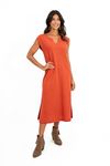VESTIDO-MIDI-FEMININO-CONFECCIONADO-EM-MALHA-HERITAGE-COM-CAIMENTO-LEVE-E-TOQUE-CONFORTAVEL.-POSSUI-DECOTE-EM-V-OMBRO-VIRADO-E-FENDAS-LATERAIS-DETALHES-QUE-VALORIZAM-A-SILHUETA-E-TRAZEM-MOVIMENTO-AO-LOOK.-E-UMA-PECA-VERSATIL-PARA-COMPOR-LOOKS-ELEGANTES-E-MODERNOS-NO-DIA-A-DIA.