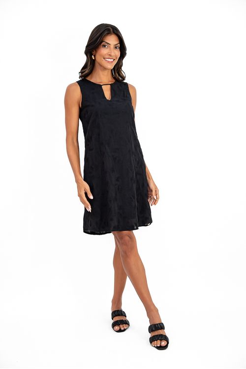 VESTIDO-LONGUETE-E-FEITO-DE-ALGODAO-LAISE-FLORAL.-TEM-DECOTE-ALTO-COM-GOTA-SEM-MANGA-E-FECHAMENTO-EM-BOTAO-NAS-COSTAS.