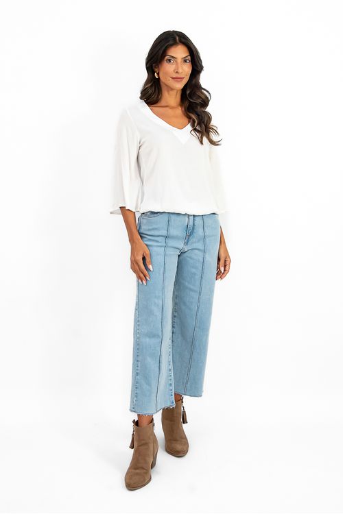 BLUSA-DE-TECIDO-PLANO-EM-VISCOSE-SLUB-STRETCH.TEM-DECOTE-EM-V-MANGA-3-4-SINO-E-ELASTICO-NA-CINTURA.