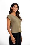 BLUSA-DE-MALHA-HERITAGE.-TEM-DECOTE-CANOA-MEIA-MANGA-TACO-E-DETALHE-ALETA-COM-BOTAO-OMBRO