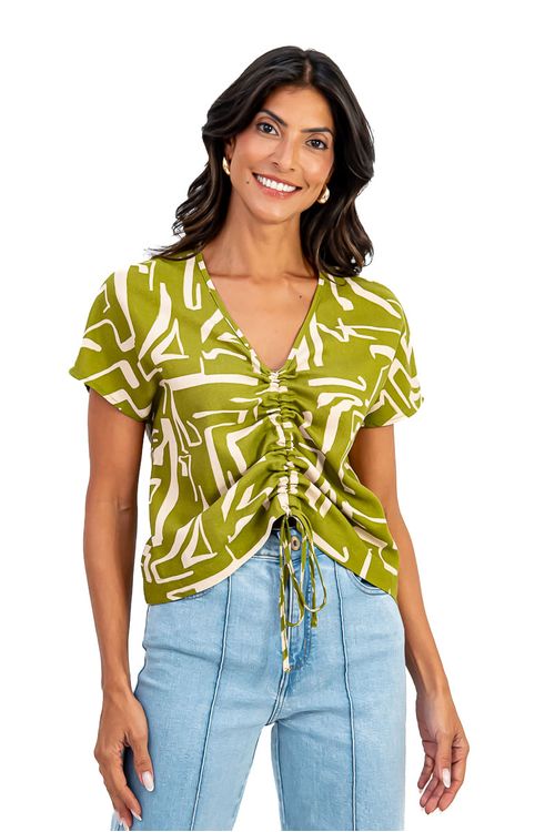 Blusa-verde-com-estampa-geometrica-Antonela-decote-em-V-e-amarracao-frontal-vista-frontal.