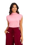 BLUSA-FEITA-DE-MALHA-CANELADA-EM-VISCOSE-DESLUMBRE.-TEM-GOLA-ALTA-OMBRO-VIRADO-E-SEM-MANGA.