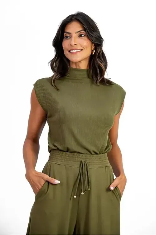 BLUSA-CANELADA-DESLUMBRE-MILITAR.webp
