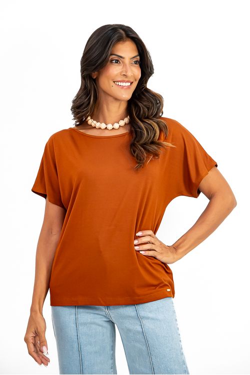 BLUSA-MORCEGO-BASICA-TECIDO-MALHA-VISCOSE-VISUP-DECOTE-CANOA-MEIA-MANGA.
