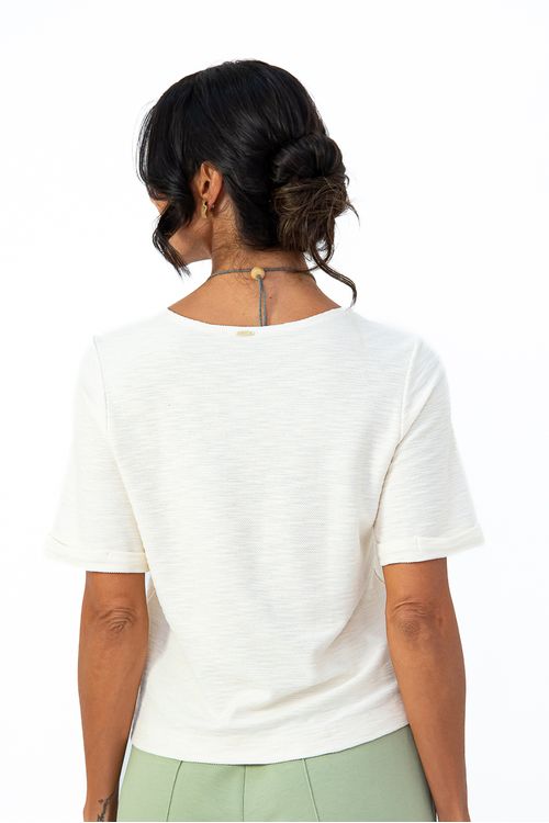 BLUSA-CROPPED-TECIDO-MALHA-VISCOSE-FLAME-DECOTE-CANOA-MEIA-MANGA-PUNHO-DOBRADO