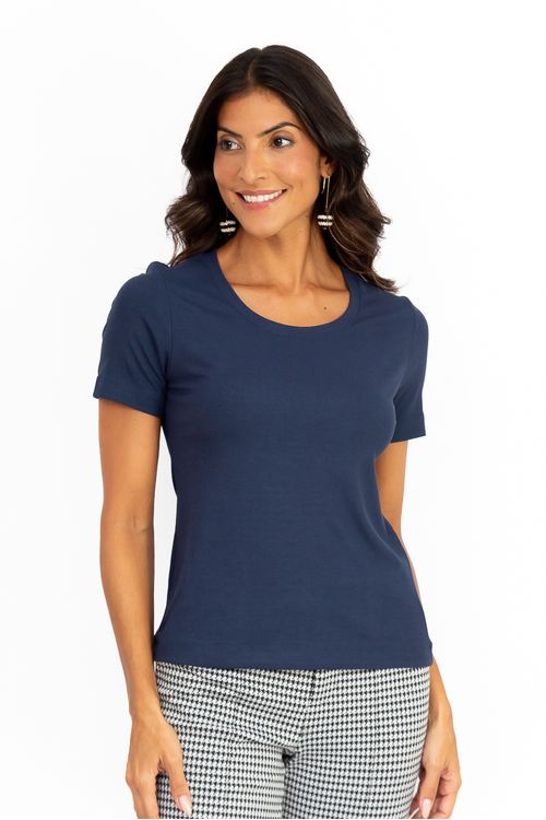 BLUSA-BABY-LOOK-FEITA-EM-MALHA-VISCOSE-STELLA-MARIS.-POSSUI-DECOTE-EM-U-E-MEIA-MANGA.