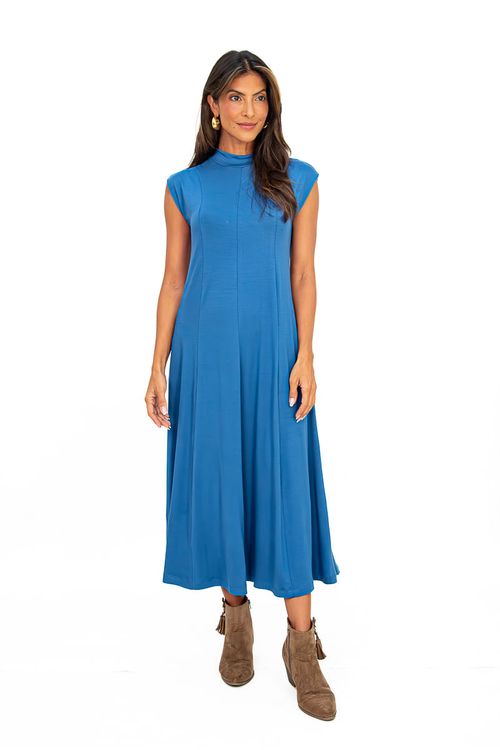 VESTIDO-MIDI-FEITO-DE-MALHA-VISCOSE-VISUP.-TEM-DECOTE-COM-GOLA-ALTA-SEM-MANGA-EMBUTIDA-COM-RECORTES-MODELAGEM-EVASE