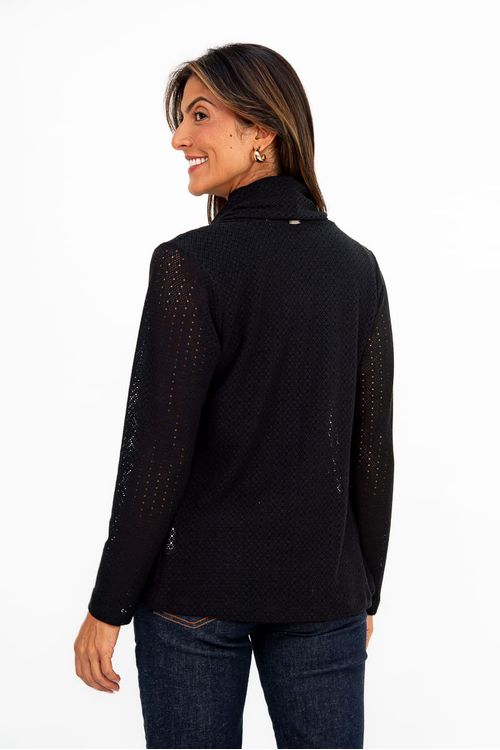Cardigan preto Leblon visto de costas, destacando a textura da malha.