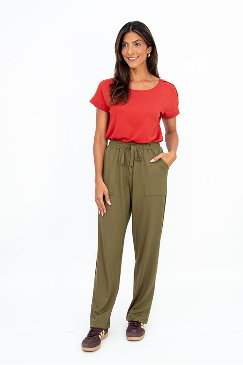 BLUSA-MORCEGO-FEITA-EM-MALHA-VISCOSE-VISUP.-POSSUI-DECOTE-CANOA-BOTOES-EM-UM-DOS-OMBROS-E-MEIA-MANGA-COM-PUNHO.
