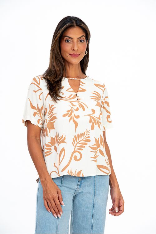 BLUSA-DE-TECIDO-PLANO-DE-VISCOSE-SLUB.ESTAMPA-BETANIA-E-DECOTE-CANOA-COM-GOTA.