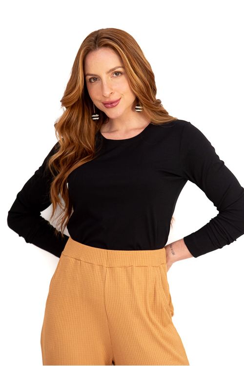 BLUSA-IPANEMA-SEGUNDA-PELE-FEITA-EM-MALHA-VISCOSE-STELLA-MARIS.-POSSUI-DECOTE-CARECA-COM-PALA-E-MANGA-LONGA.