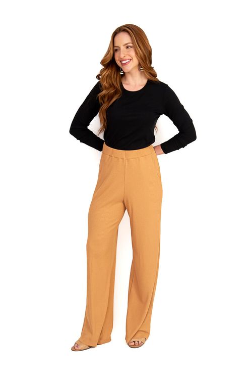 BLUSA-IPANEMA-SEGUNDA-PELE-FEITA-EM-MALHA-VISCOSE-STELLA-MARIS.-POSSUI-DECOTE-CARECA-COM-PALA-E-MANGA-LONGA.
