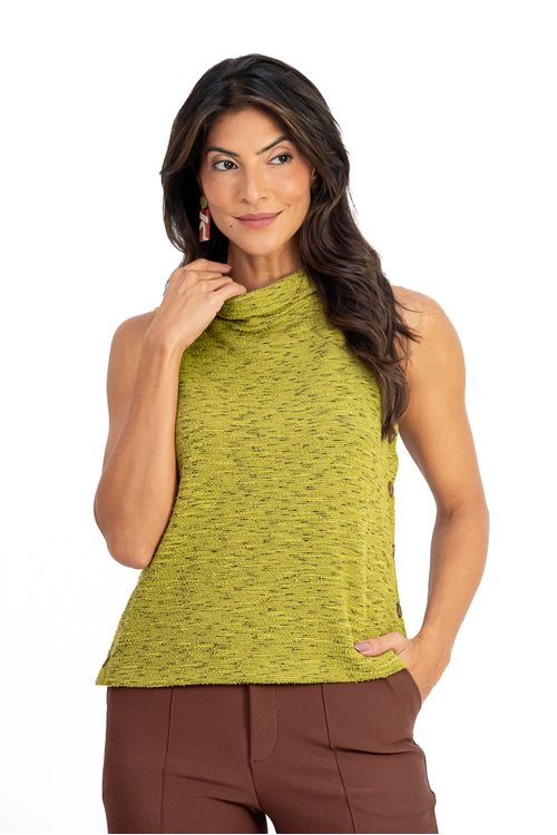 BLUSA-FEITA-DE-MALHA-TWEED-GALATIC-EM-ALGODAO-POLIESTER-E-ELASTANO.-TEM-DECOTE-COM-GOLA-ALTA-DOBRADA-SEM-MANGA-E-BOTOES-NAS-LATERAIS