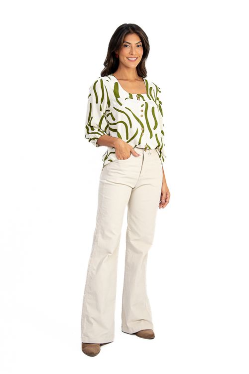 CALCA-WIDE-LEG-FEITA-DE-VELUDO-VELVET-CANELADO-COM-ALGODAO-E-ELASTANO-TEM-5-POCKETS-COM-BOLSOS-FRONTAIS-E-TRASEIROS.