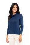 Blusa Maxi Gola Glamour Marinho com decote maxi gola e manga longa, vista frontal.