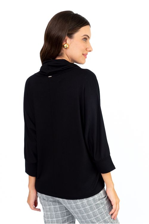 BLUSA-MORCEGO-FEITA-MALHA-EM-VISCOSE-FLORIDA.-TEM-MAXI-GOLA-E-MANGA-3-4-E-PUNHO