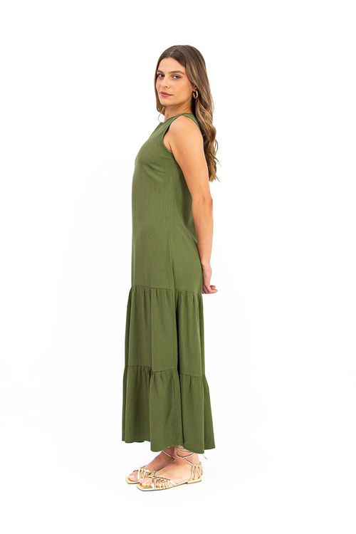 VESTIDO-MIDI-EM-TECIDO-PLANO-DE-VISCOSE-MAQUINETADA-COM-CAIMENTO-SUAVE-E-TOQUE-MACIO.-TEM-DECOTE-CANOA-DETALHE-EM-GOTA-COM-BOTAO-NAS-COSTAS-ADICIONA-UM-CHARME-DELICADO-SEM-MANGAS-E-SAIA-COM-DUAS-MARIAS-PERFEITO-PARA-QUEM-BUSCA-ESTILO-E-BEM-ESTAR-NOS-DIAS-QUENTES.