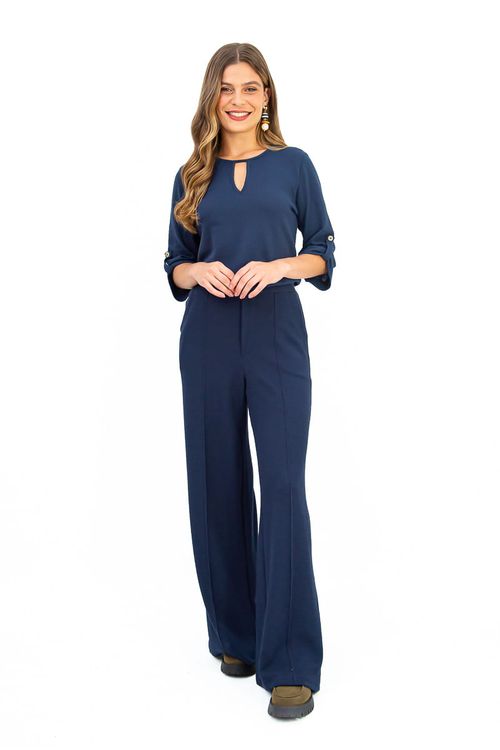 CALCA-PANTALONA-E-FEITA-DE-MALHA-HERITAGE-TEM-COS-COM-ELASTICO-NAS-COSTAS-NERVURA-EM-TODA-SUA-EXTENCAO-ZIPER-FALSO-E-BOLSO-FACA.-COMPOSICAO--485--DE-ALGODAO---485--POLIESTER---3--DE-ELASTANO.