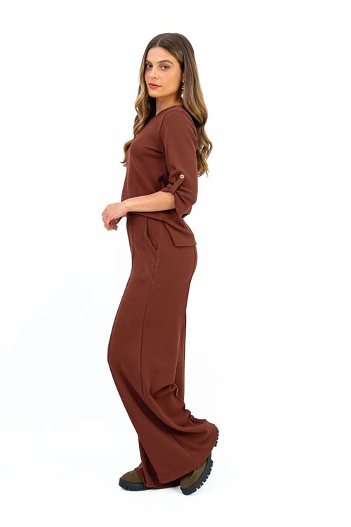 CALCA-PANTALONA-E-FEITA-DE-MALHA-HERITAGE-TEM-COS-COM-ELASTICO-NAS-COSTAS-NERVURA-EM-TODA-SUA-EXTENCAO-ZIPER-FALSO-E-BOLSO-FACA.-COMPOSICAO--485--DE-ALGODAO---485--POLIESTER---3--DE-ELASTANO.