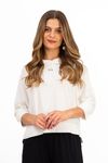 BLUSA-MODELO-MORCEGO-FEITA-EM-MALHA-DE-VISCOSE-VISUP-COM-ELASTANO.-POSSUI-DECOTE-U-COM-TUNEL-E-ROLOTE-PARA-AJUSTE-MANGAS-3-4-COM-PUNHO-E-BARRA-DUPLA-COM-FENDAS-LATERAIS.-A-MODELAGEM-AMPLA-GARANTE-CONFORTO-E-UM-VISUAL-MODERNO-IDEAL-PARA-COMPOR-LOOKS-CASUAIS-COM-PERSONALIDADE.