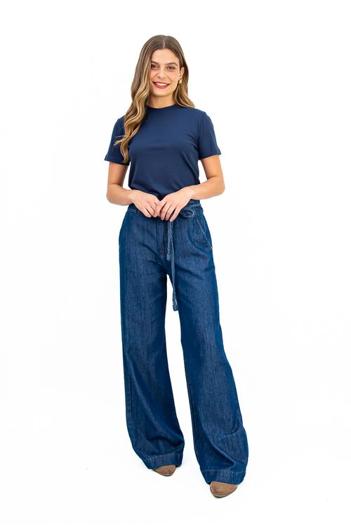 BLUSA-CONFECCIONADA-EM-MALHA-DE-VISCOSE-STELLA-MARIS-COM-ELASTANO.-POSSUI-DECOTE-CARECA-E-MEIA-MANGA-COM-MODELAGEM-BASICA-E-CONFORTAVEL.-IDEAL-PARA-COMPOR-LOOKS-VERSATEIS-FUNCIONA-COMO-PECA-CHAVE-EM-PRODUCOES-CASUAIS-OU-COMO-BASE-PARA-SOBREPOSICOES.