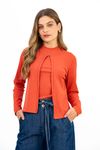 CASAQUETO-ABERTO-CONFECCIONADO-EM-MALHA-DE-VISCOSE-STELLA-MARIS-COM-ELASTANO.-POSSUI-DECOTE-CANOA-COM-BOTAO-DECORATIVO-E-MANGA-LONGA.-A-PECA-TEM-MODELAGEM-LEVE-E-CONFORTAVEL-IDEAL-PARA-SOBREPOSICOES-PRATICAS-QUE-VALORIZAM-O-LOOK-COM-ESTILO.-PERFEITO-PARA-DIAS-MAIS-FRESCOS