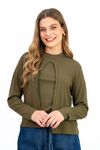 CASAQUETO-ABERTO-CONFECCIONADO-EM-MALHA-DE-VISCOSE-STELLA-MARIS-COM-ELASTANO.-POSSUI-DECOTE-CANOA-COM-BOTAO-DECORATIVO-E-MANGA-LONGA.-A-PECA-TEM-MODELAGEM-LEVE-E-CONFORTAVEL-IDEAL-PARA-SOBREPOSICOES-PRATICAS-QUE-VALORIZAM-O-LOOK-COM-ESTILO.-PERFEITO-PARA-DIAS-MAIS-FRESCOS