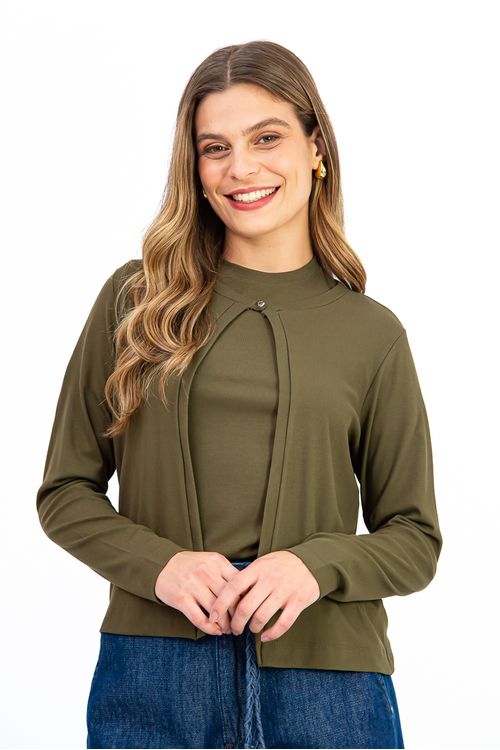 CASAQUETO-ABERTO-CONFECCIONADO-EM-MALHA-DE-VISCOSE-STELLA-MARIS-COM-ELASTANO.-POSSUI-DECOTE-CANOA-COM-BOTAO-DECORATIVO-E-MANGA-LONGA.-A-PECA-TEM-MODELAGEM-LEVE-E-CONFORTAVEL-IDEAL-PARA-SOBREPOSICOES-PRATICAS-QUE-VALORIZAM-O-LOOK-COM-ESTILO.-PERFEITO-PARA-DIAS-MAIS-FRESCOS