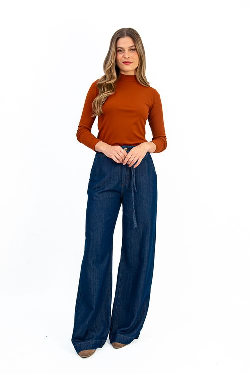 BLUSA-CONFECCIONADA-EM-MALHA-VISCOSE-STELLA-MARIS-COM-ELASTANO-LEVE-MACIA-E-CONFORTAVEL.-POSSUI-DECOTE-ALTO-COM-GOLA-JUSTA-MANGA-LONGA-E-MODELAGEM-RETA-QUE-GARANTE-CAIMENTO-SOLTO-E-ELEGANTE.-IDEAL-PARA-COMPOR-LOOKS-VERSATEIS-DO-DIA-A-DIA-AO-CASUAL-SOFISTICADO.