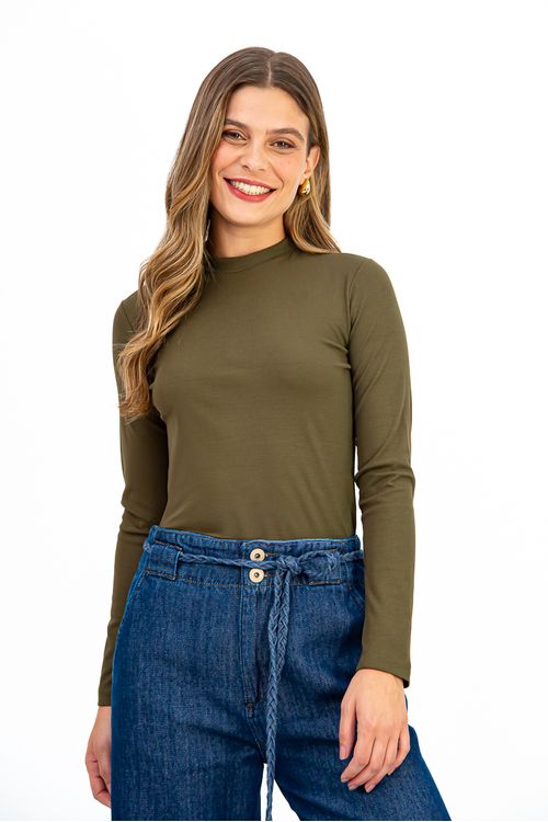 BLUSA-CONFECCIONADA-EM-MALHA-VISCOSE-STELLA-MARIS-COM-ELASTANO-LEVE-MACIA-E-CONFORTAVEL.-POSSUI-DECOTE-ALTO-COM-GOLA-JUSTA-MANGA-LONGA-E-MODELAGEM-RETA-QUE-GARANTE-CAIMENTO-SOLTO-E-ELEGANTE.-IDEAL-PARA-COMPOR-LOOKS-VERSATEIS-DO-DIA-A-DIA-AO-CASUAL-SOFISTICADO.