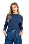 BLUSA-AMPLA-CONFECCIONADA-EM-MALHA-DE-VISCOSE-TRICOT-VERSACE-COM-ELASTANO.-POSSUI-DECOTE-CANOA-MANGA-3-4-COM-PATTE-FALSA-E-BOTOES-DECORATIVOS-ALEM-DE-FENDAS-LATERAIS-QUE-TRAZEM-LEVEZA-AO-VISUAL.-A-MODELAGEM-SOLTA-PROPORCIONA-CONFORTO-E-MOVIMENTO-IDEAL-PARA-COMPOR-LOOKS-DESCOMPLICADOS-COM-UM-TOQUE-DE-ESTILO.