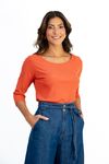 Blusa-basica-feminina-em-viscose-com-elastano-decote-canoa-e-manga-3-4.-Conforto-estilo-e-versatilidade-para-o-dia-a-dia.