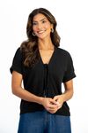 Blusa-em-malha-tricot-Filati-modelo-aberto-com-amarracao-frontal.-Possui-meia-manga-e-acabamentos-com-pala-no-punho-e-barra.