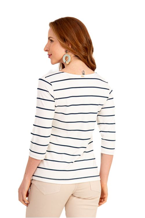 Blusa-listrada-marinho-vista-traseira-mostrando-caimento-reto-e-barra-reta-em-tecido-viscose-crepe