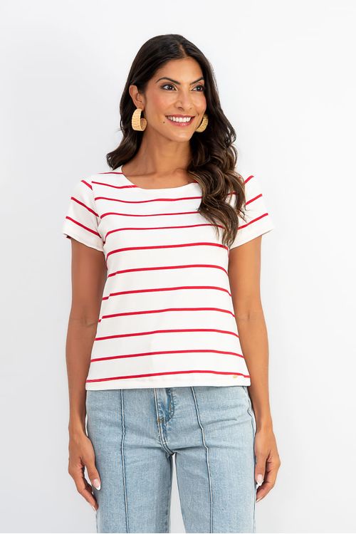 Blusa-listrada-branca-com-listras-horizontais-vermelhas-decote-canoa-e-meia-manga-detalhe-frontal-em-tecido-viscose-crepe.