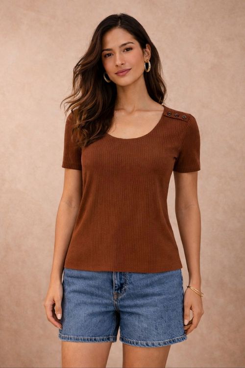 BLUSA-CANELADA-BOTOES-OMBRO-CHOCOLATE.