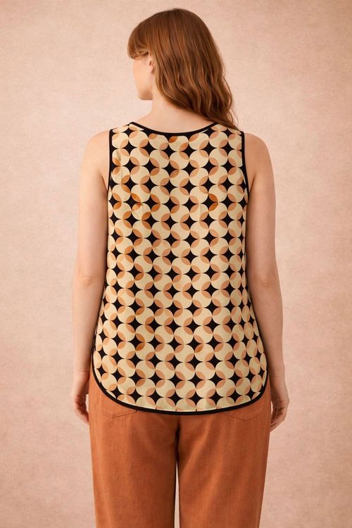 BLUSA-TEC.PLANO-VISC-SLUB-EST.MOSAICO-DEC.CANOA-S-MG-DET.VIES-BARRA-ARREDONDADA