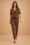 Blusa-cropped-estampa-poa-CAFE...