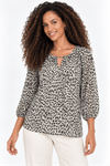 Blusa-plissada-animal-print-BEGE.